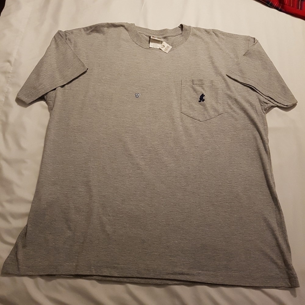 Disney World men's XL Mickey Mouse gray shirt fits generous